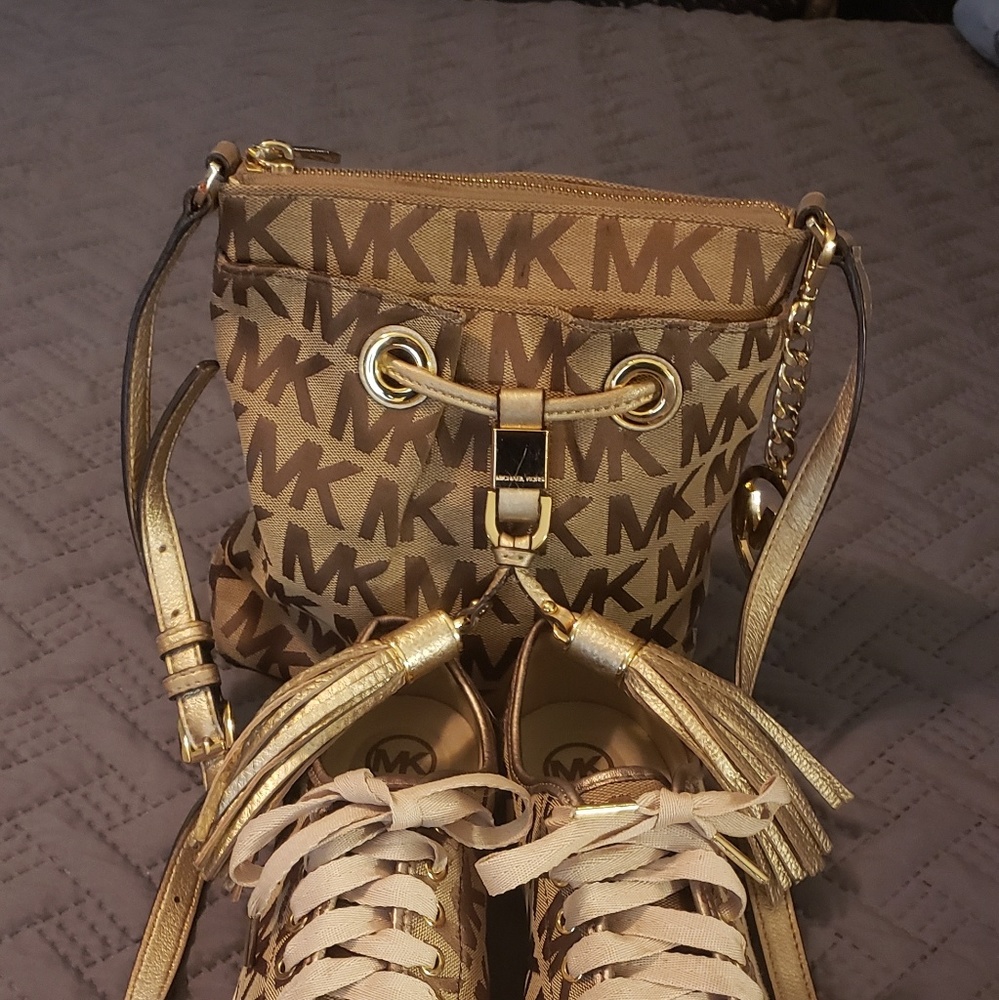 Signature MK crossbody & shoe set